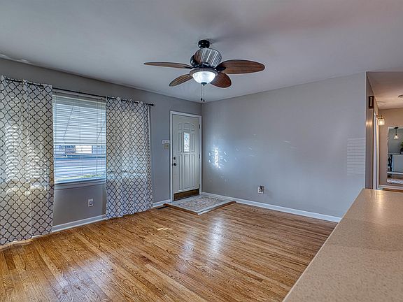 5th image of 2258 E Florida St