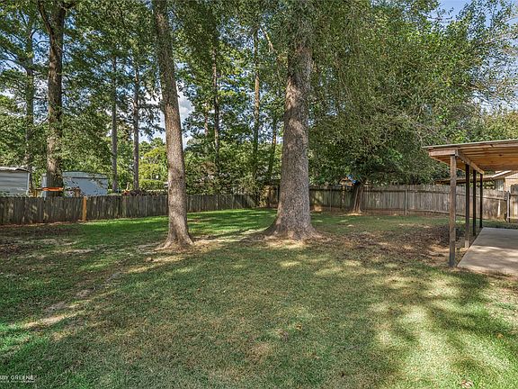 3rd image of 8805 Hollow Bluff Dr