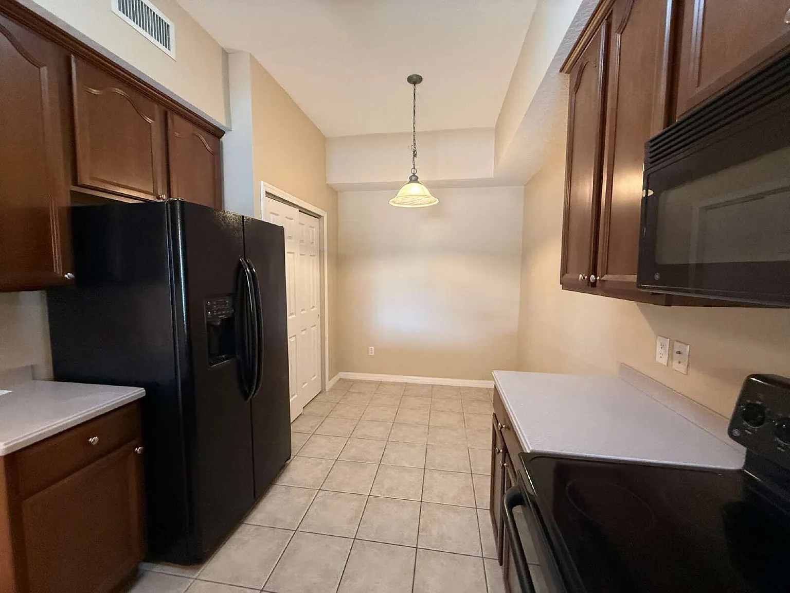 2 bed, 2.0 bath, 1330 sqft, $1,850 — Photo 3