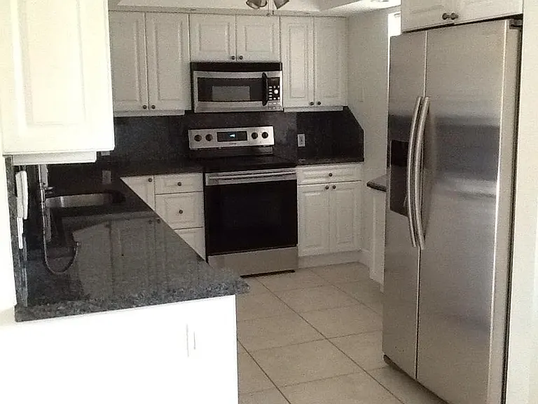 2424 N Federal Hwy #309 — Photo 16