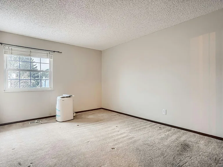 2528 S Vaughn Way #D — Photo 15