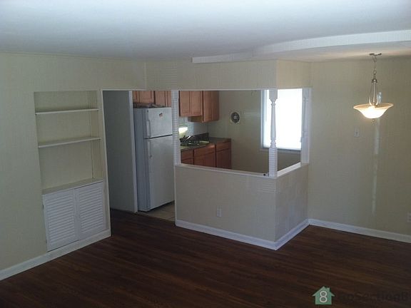 4th image of 9810 Portage Dr