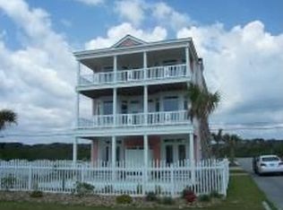 102 Ocean Ridge Dr, Pine Knoll Shores, NC 28512
