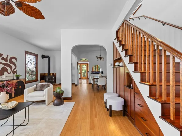 9 Prospect Ave, Port Costa, CA 94569