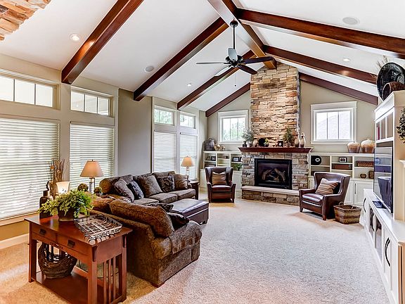 5th image of 2841 Stonebridge Dr