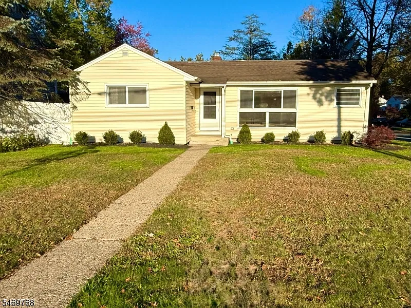 3 bed, 1.5 bath, $3,500 — Photo 1
