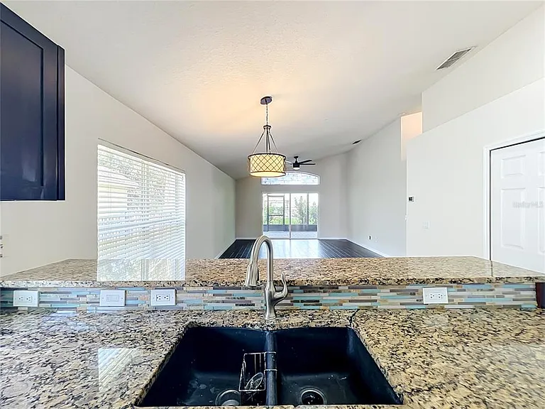 1045 Willow Branch Dr — Photo 16