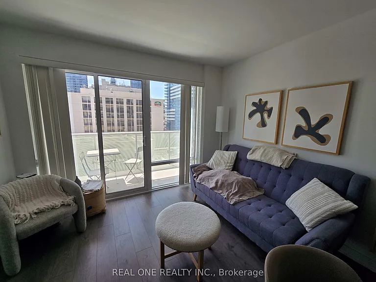 501 Yonge St #1109 — Photo 9
