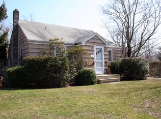 78 N Bishop Ln, Southampton, NY 11968