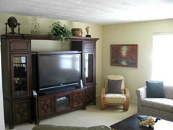 5th image of 147 Ellis Dr