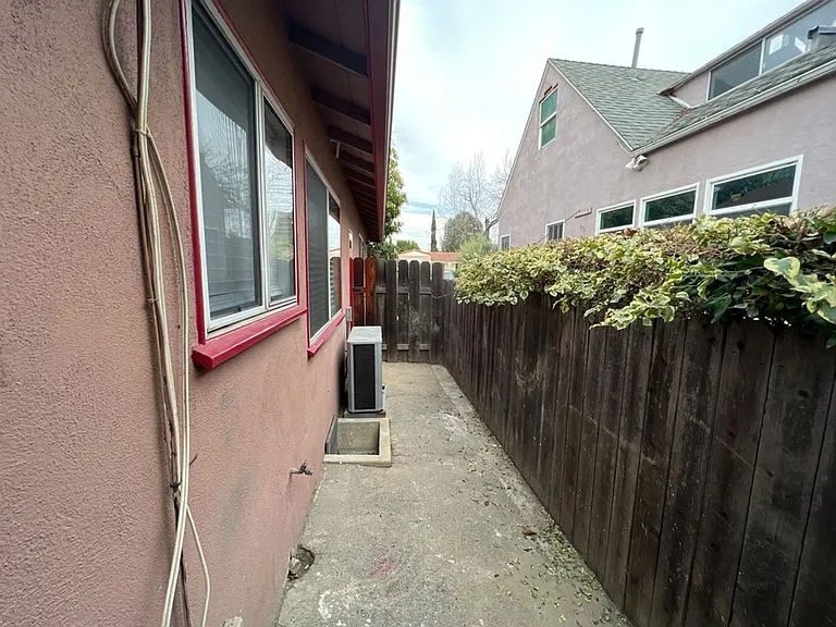 511 — Photo 11
