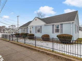 78 Warwick Rd, Pawtucket, RI 02861