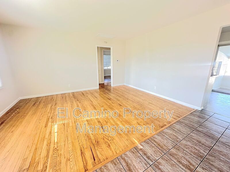 1st image of 10721 Claussen St
