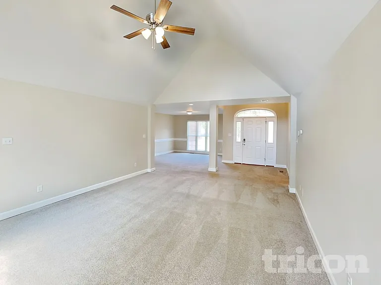 618 Tillman Ct — Photo 3