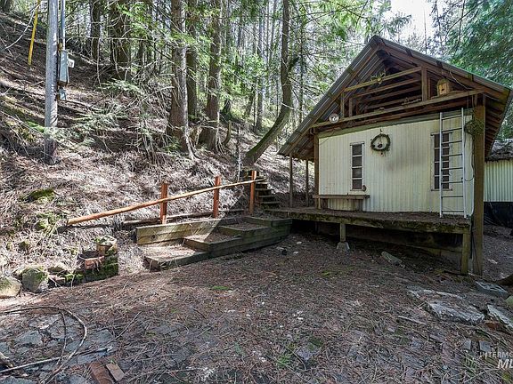 3rd image of 1206 Idlers Rest Rd