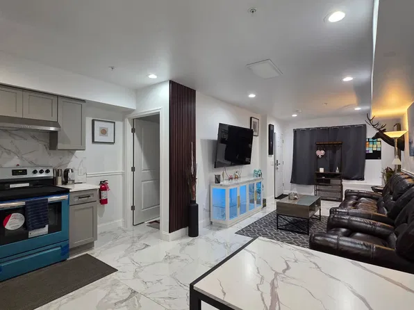 1301 Poplar St #3F, Philadelphia, PA 19123