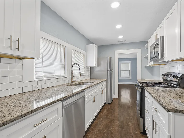 207 W Heard St — Photo 16