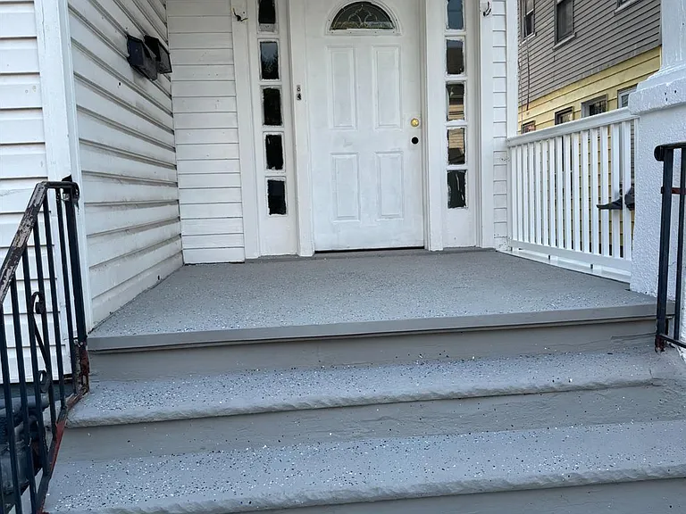 266 Sandford St — Photo 13