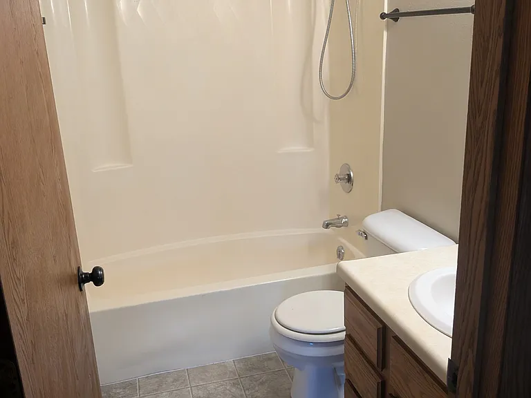 500 N Lewis Ave #1 — Photo 3