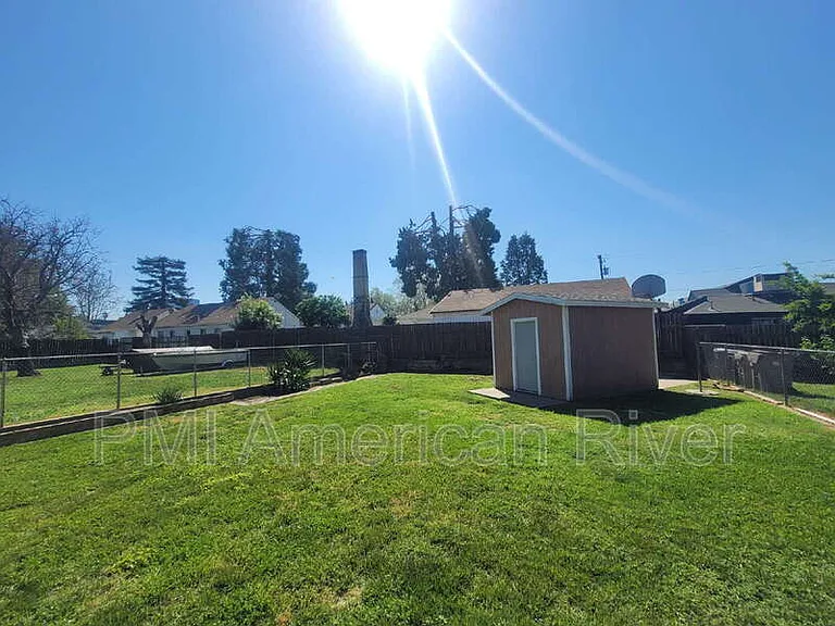 625 Elizabeth St — Photo 15