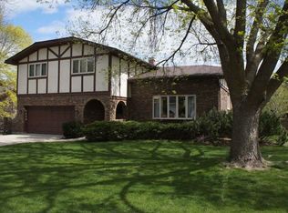 6459 Berkshire Ct, Lisle, IL 60532