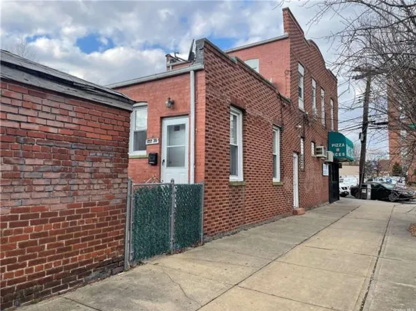 22270 Braddock Ave, Queens Village, NY 11428