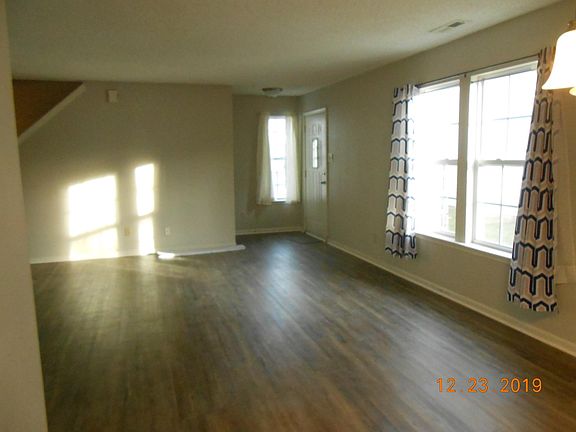 3rd image of 16743 Lowell Dr