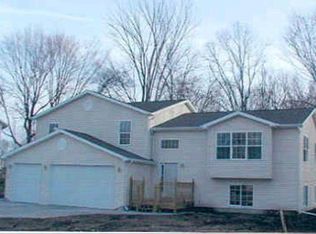 12832 Valley Dr, Wayland, MI 49348