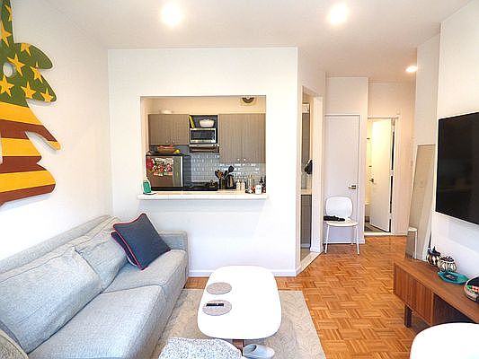 4th image of 131 Sullivan St APT 4B