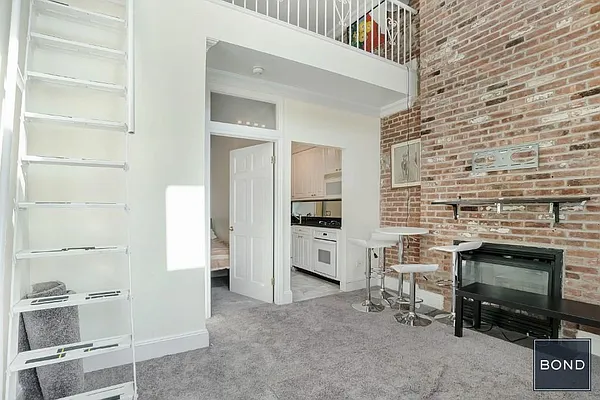 Rented by Bond New York | media 23