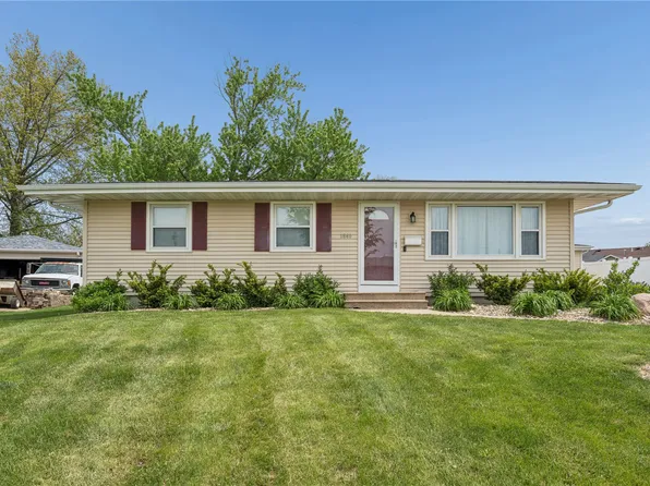 1840 Daleview Dr, Marion, IA 52302