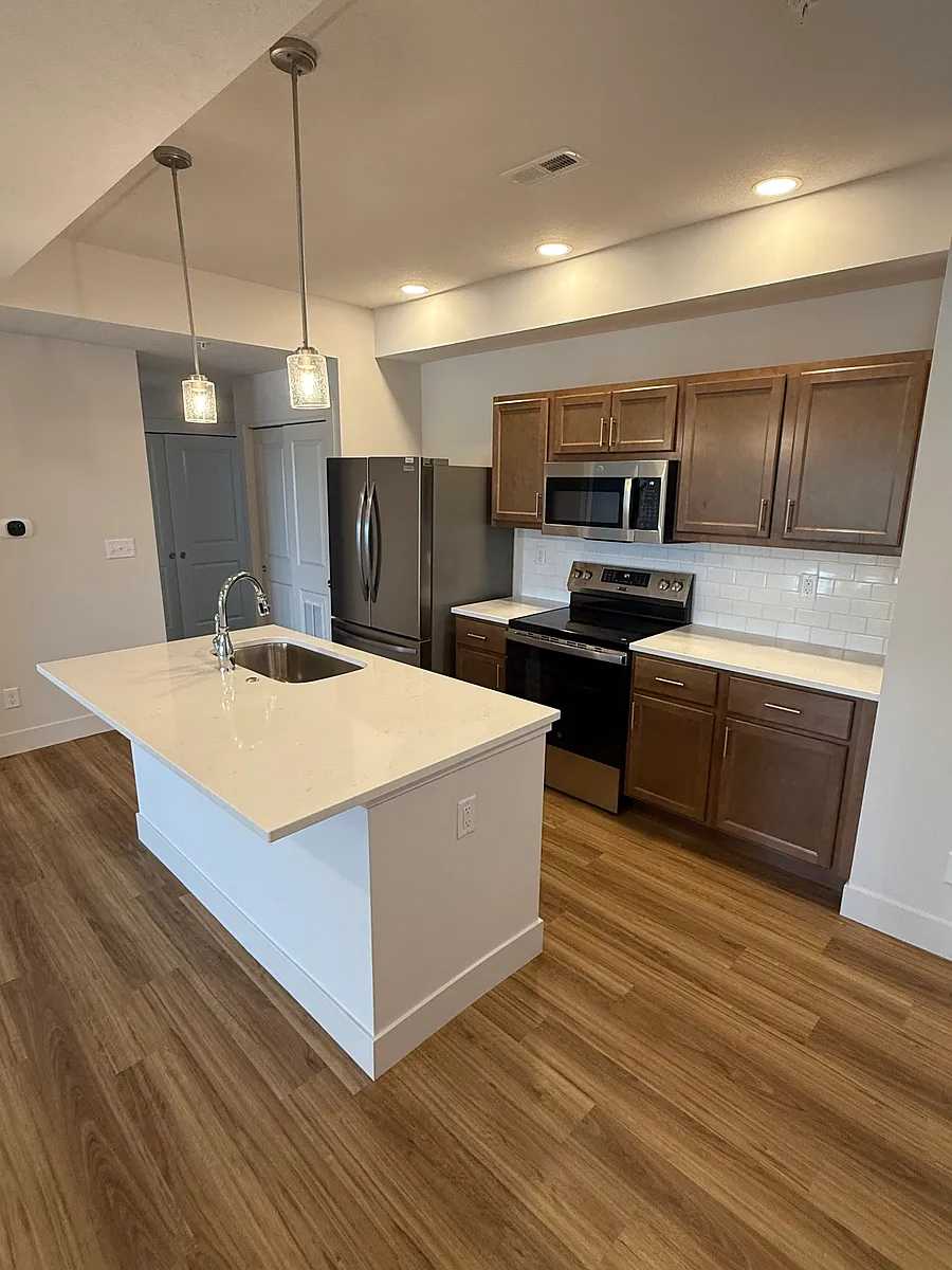 Building Photo - 913 Green Mill Rd #3