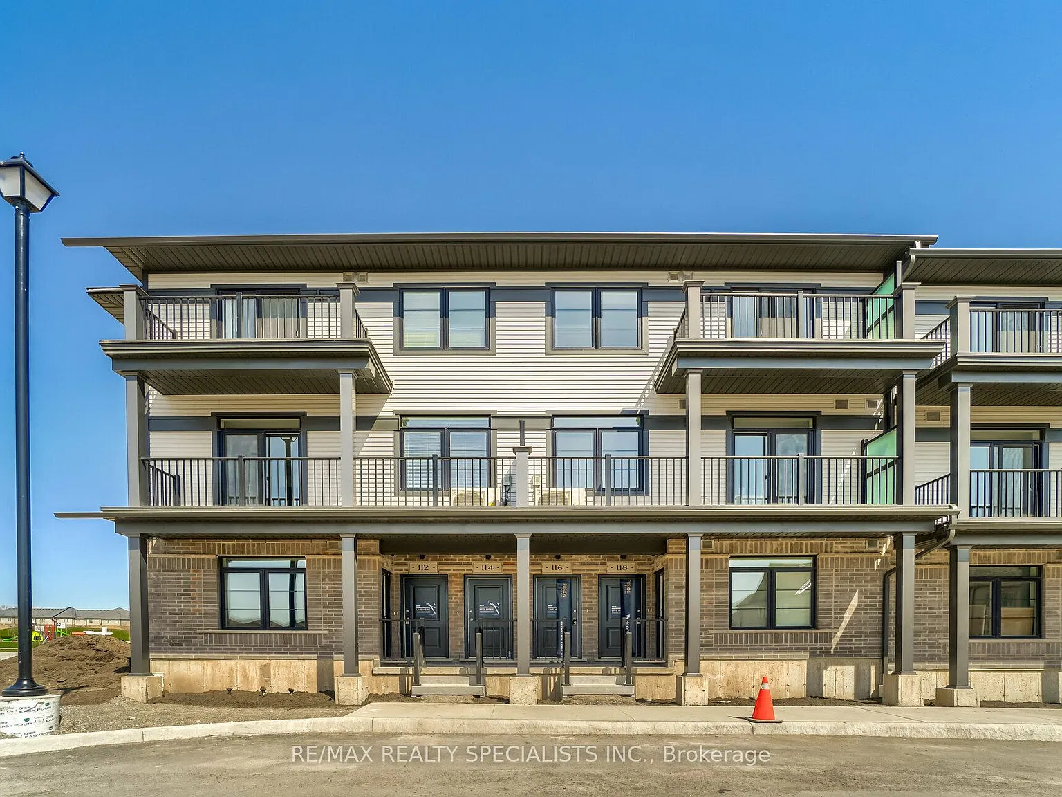 2 bed, $2,200 — Photo 1