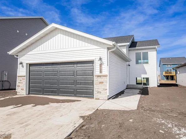 6729 67th Ave S, Horace, ND 58047