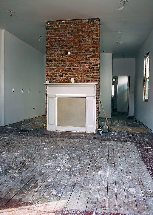 2nd image of 413 W 9th St