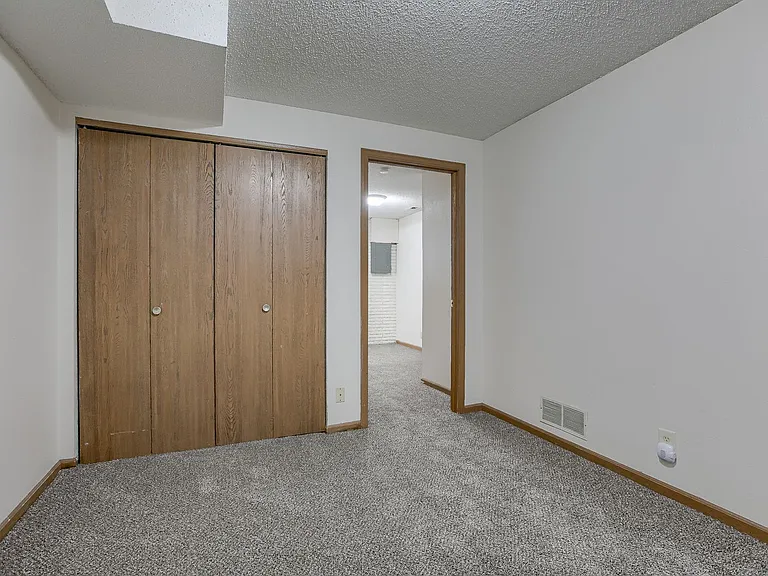 4910 Dudley St — Photo 15