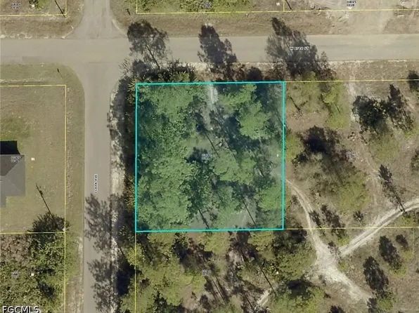 1307 W 13th St, Lehigh Acres, FL 33972