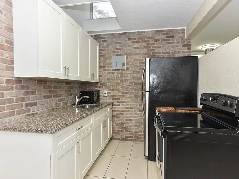 131 S Federal Hwy #1 — Photo 4