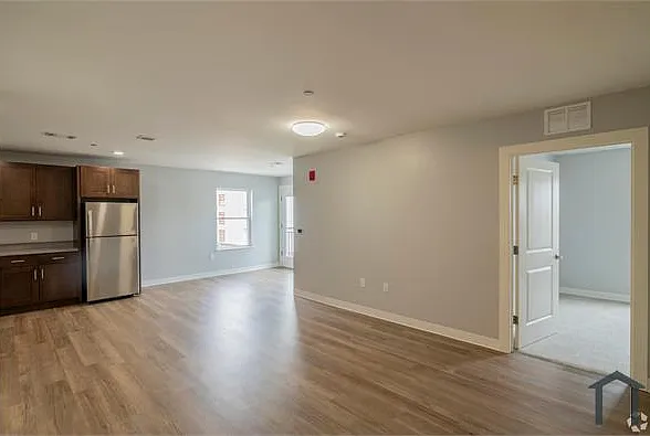 351 Chestnut St — Photo 15