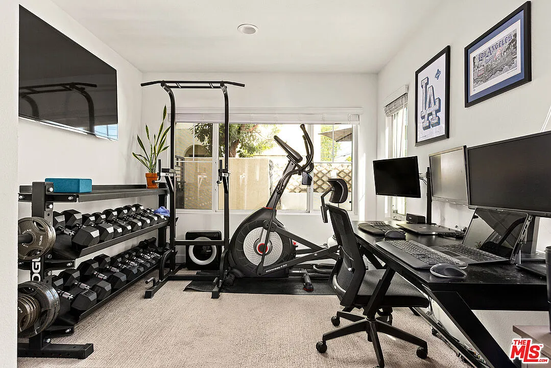 3 bed, 3.5 bath, 1693 sqft, $4,600 — Photo 3