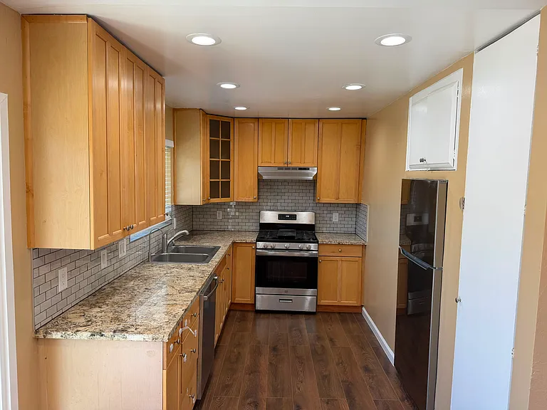 6958 Darian Ct — Photo 3