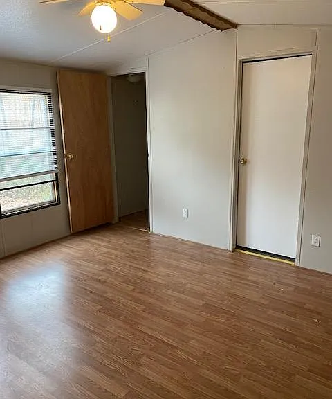 123 Crystal Ct — Photo 4