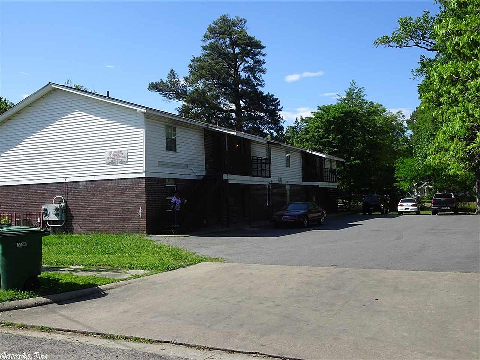 2nd image of 2121 S Poplar St