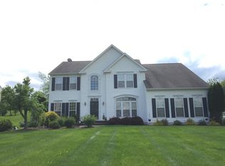 7 Whitehouse Way, Ringoes, NJ 08551