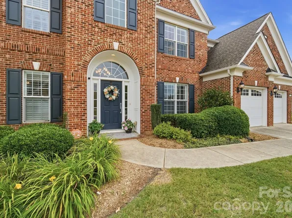 2207 Avenza Dr, Waxhaw, NC 28173