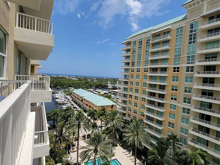 700 E Boynton Beach Blvd #1007 — Photo 1