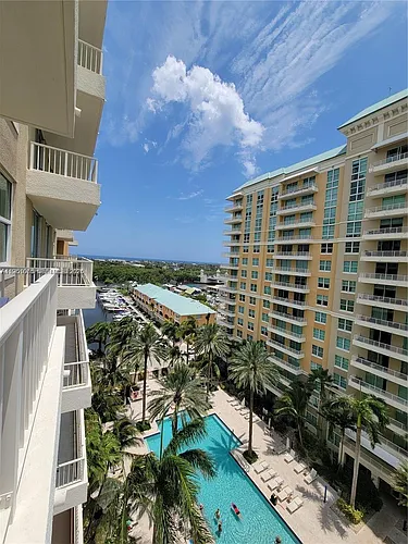 700 E Boynton Beach Blvd Photo 1