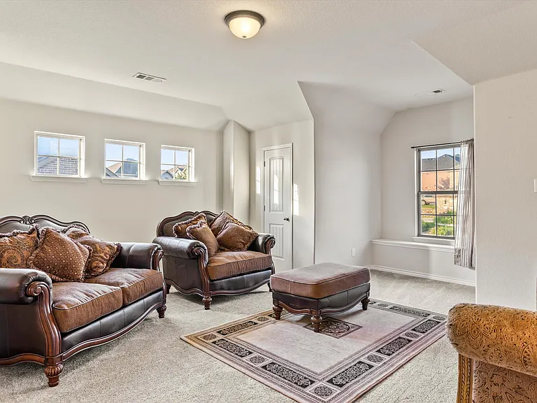 5733 Coleto Creek Cir — Photo 32