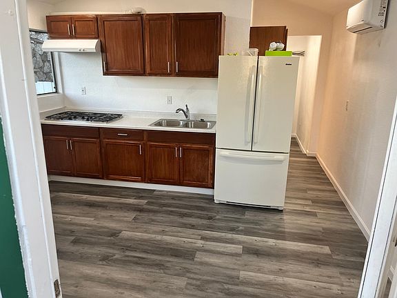 3rd image of 3220 Leona Cir