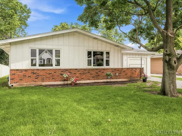 77 S Chase Ave, Lombard, IL 60148